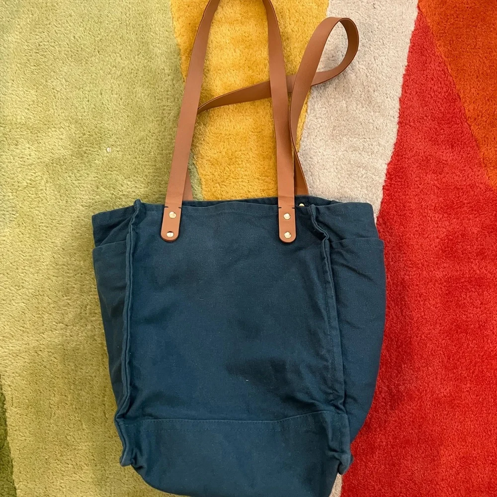 FEED Market Tote Bag Pockets Farmer’s Market Picnic - Picture 3 of 5